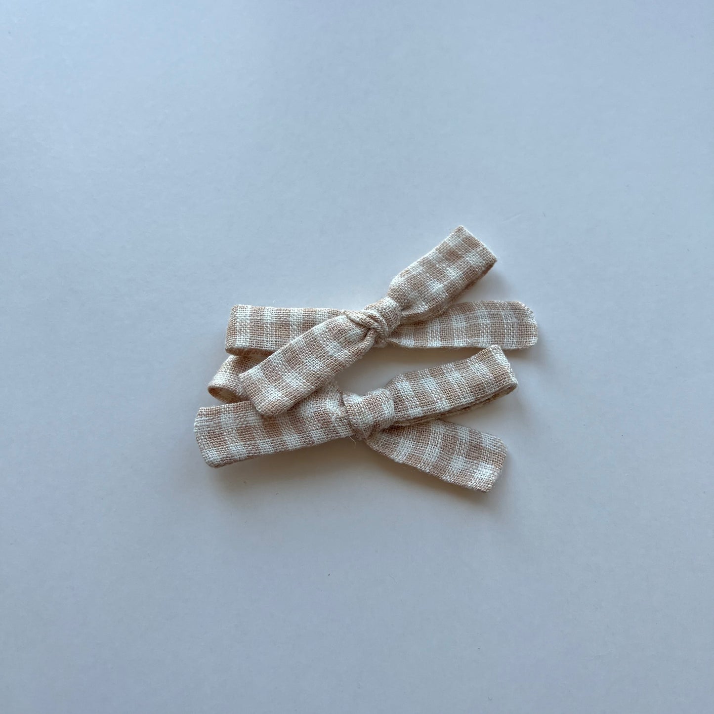 beige gingham piggie set | skinny bow