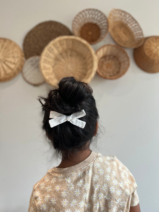 white eyelet | skinny bow