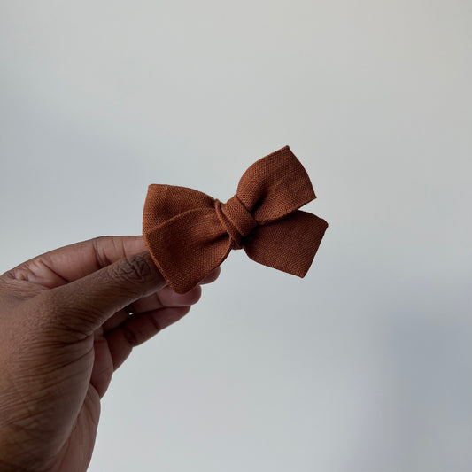 rust linen | baby bow