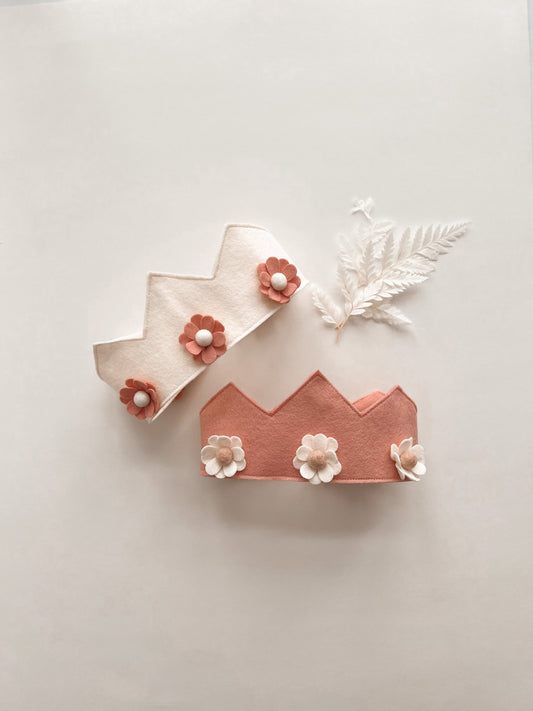 Blush Daisy Crown