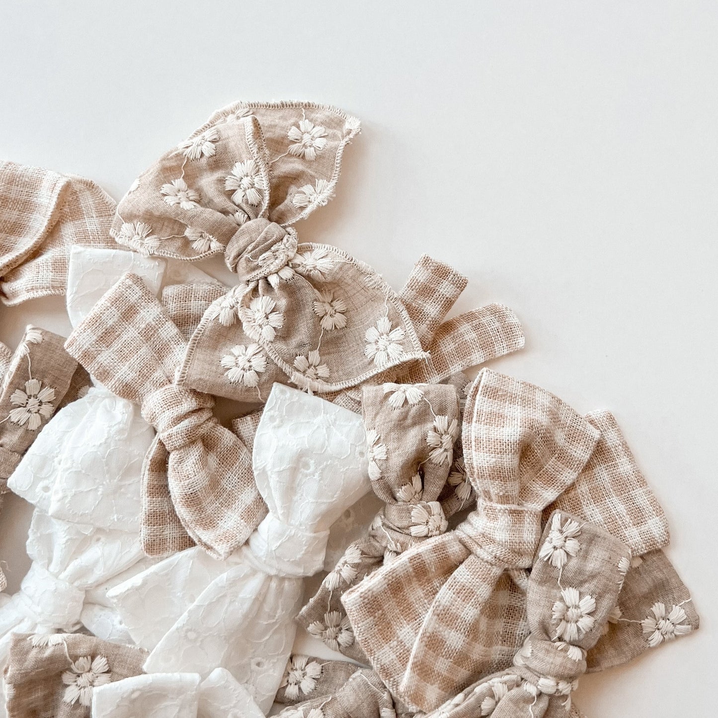 white eyelet | skinny bow