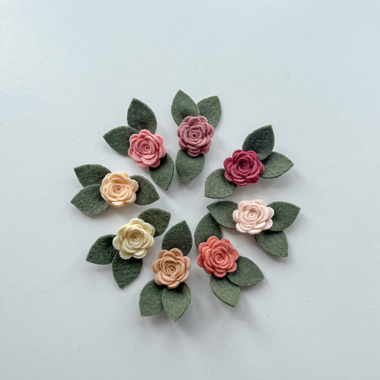 tiny neutral single flowers