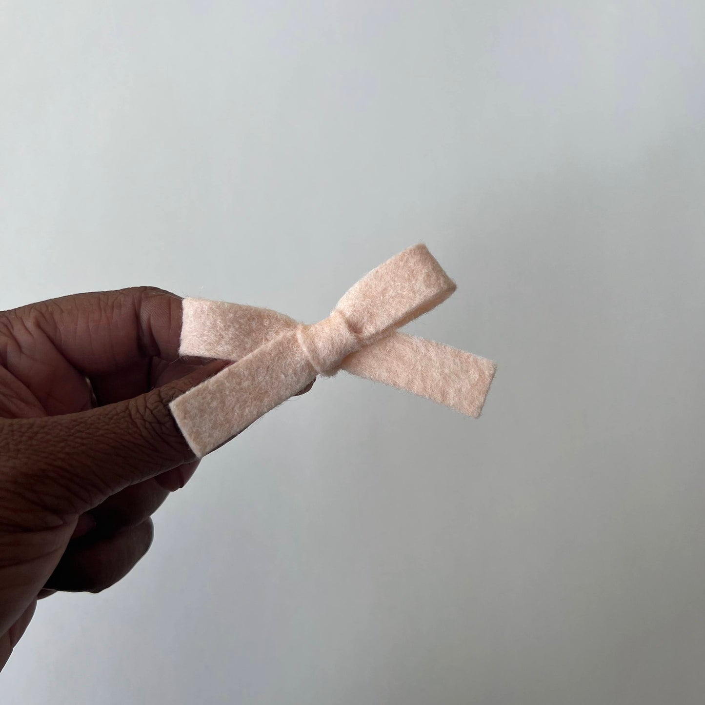 neutral classic bow | small