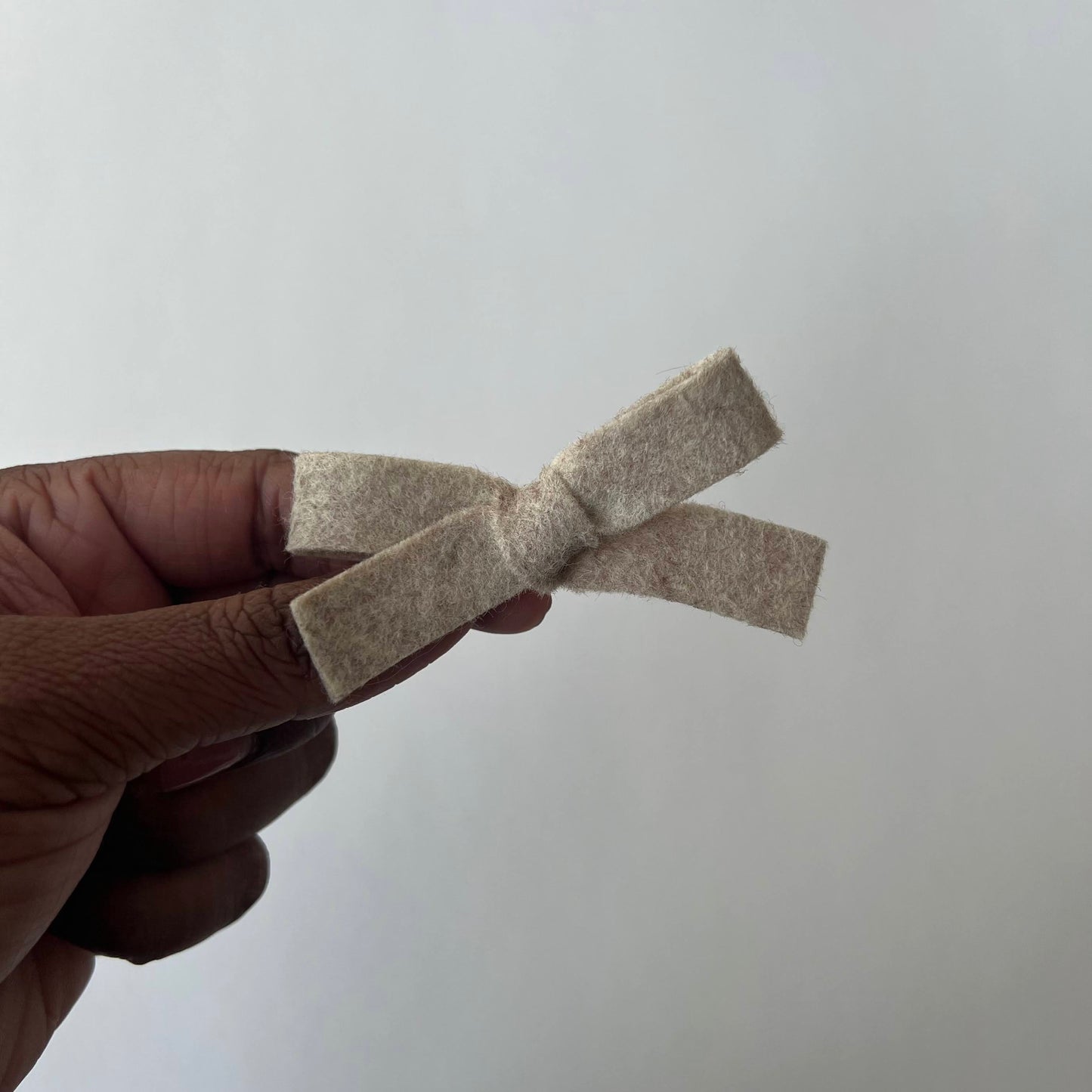 neutral classic bow | small