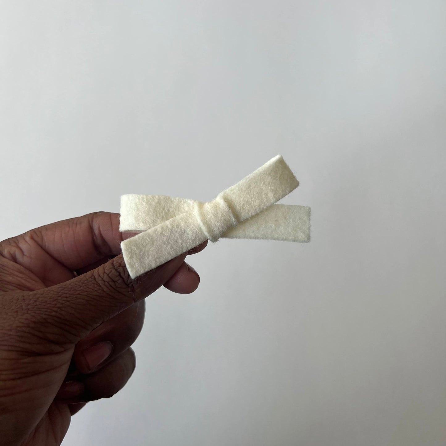 neutral classic bow | small