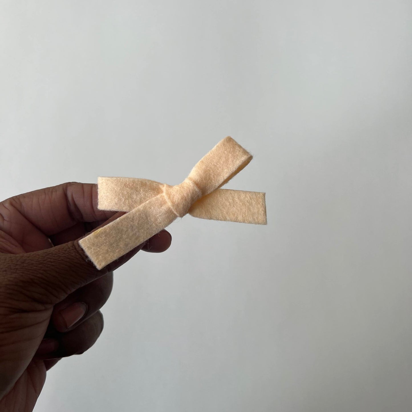 neutral classic bow | small