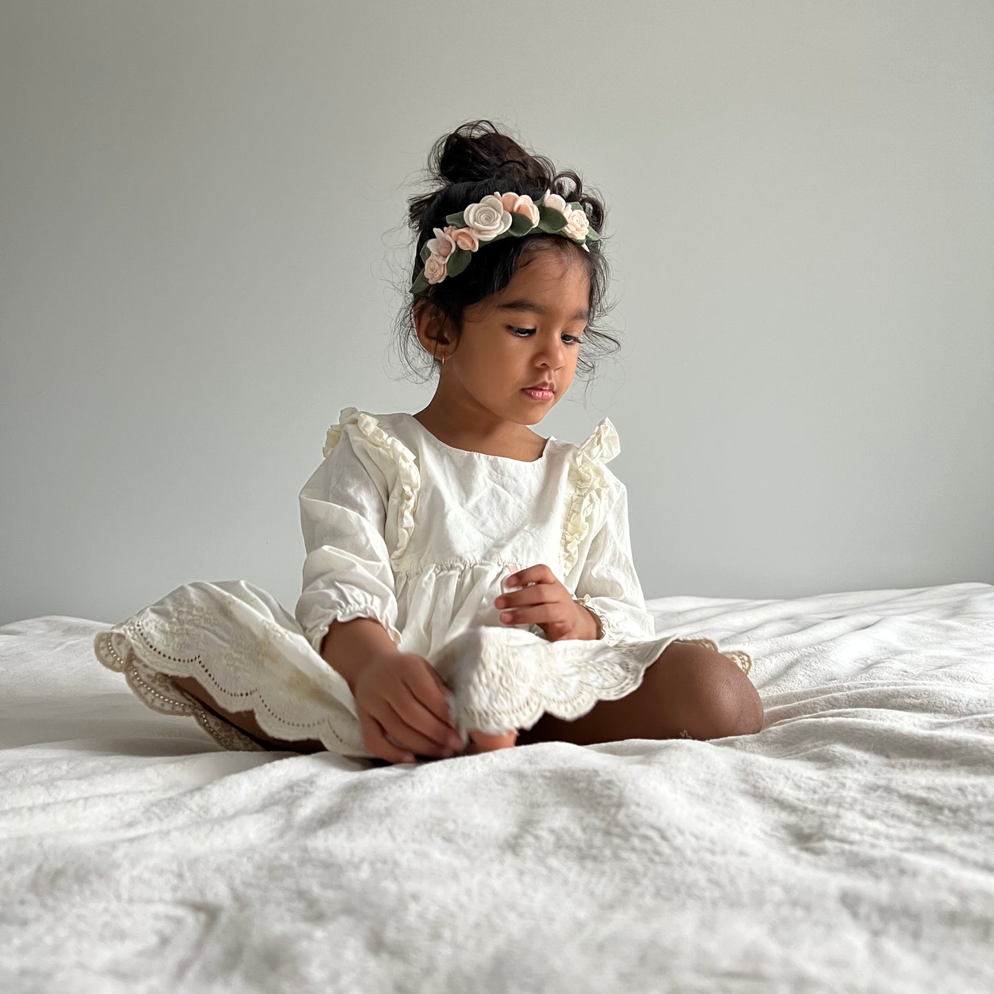 neutral full crown | dainty